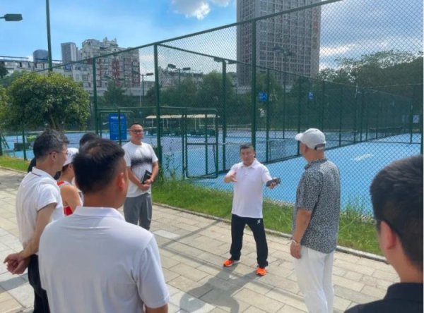 51配资 湖北省体育局慰问郑钦文的父亲，向其表达了对郑钦文术后的关切